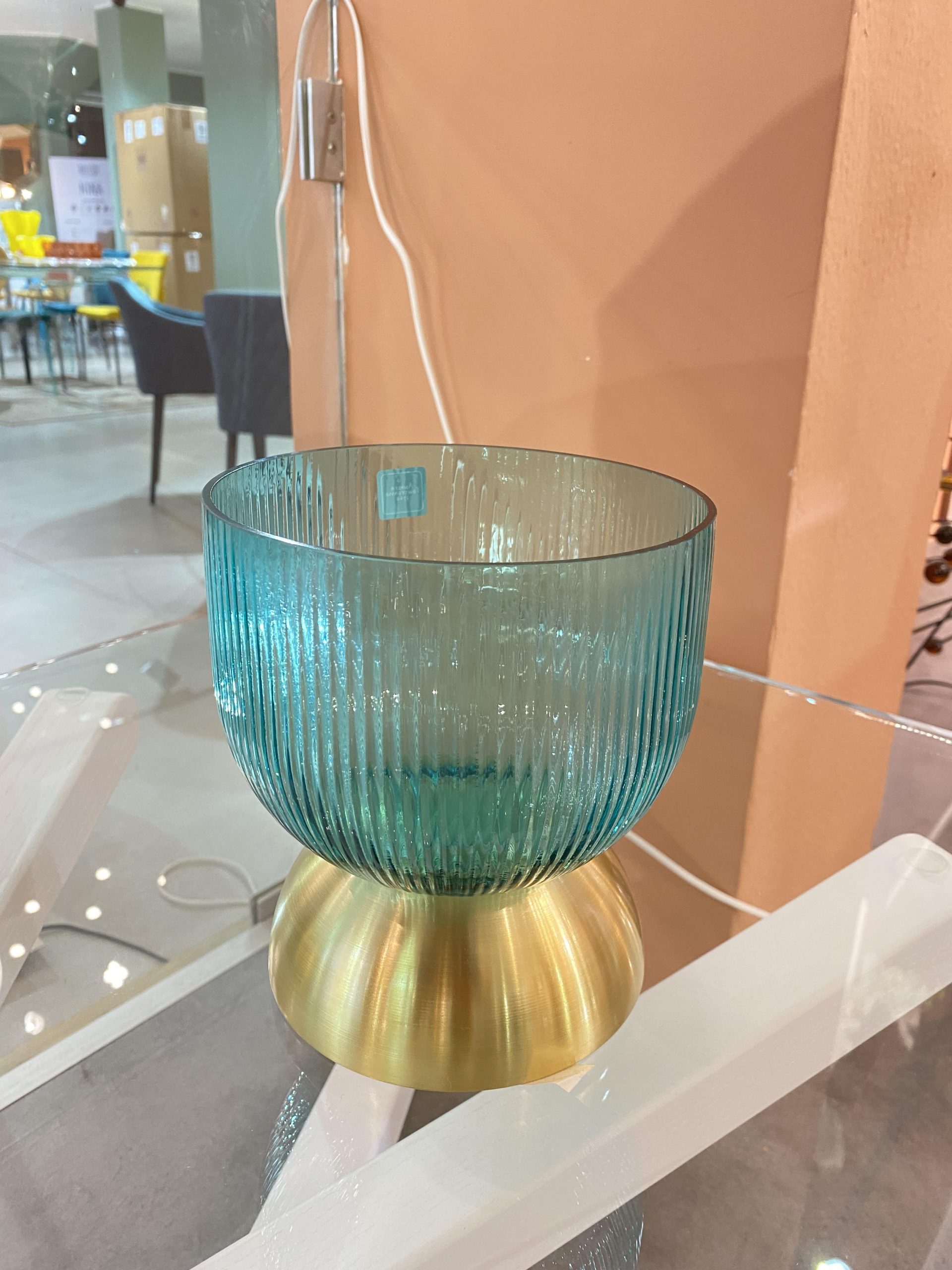 Vaso in vetro rigato colorato